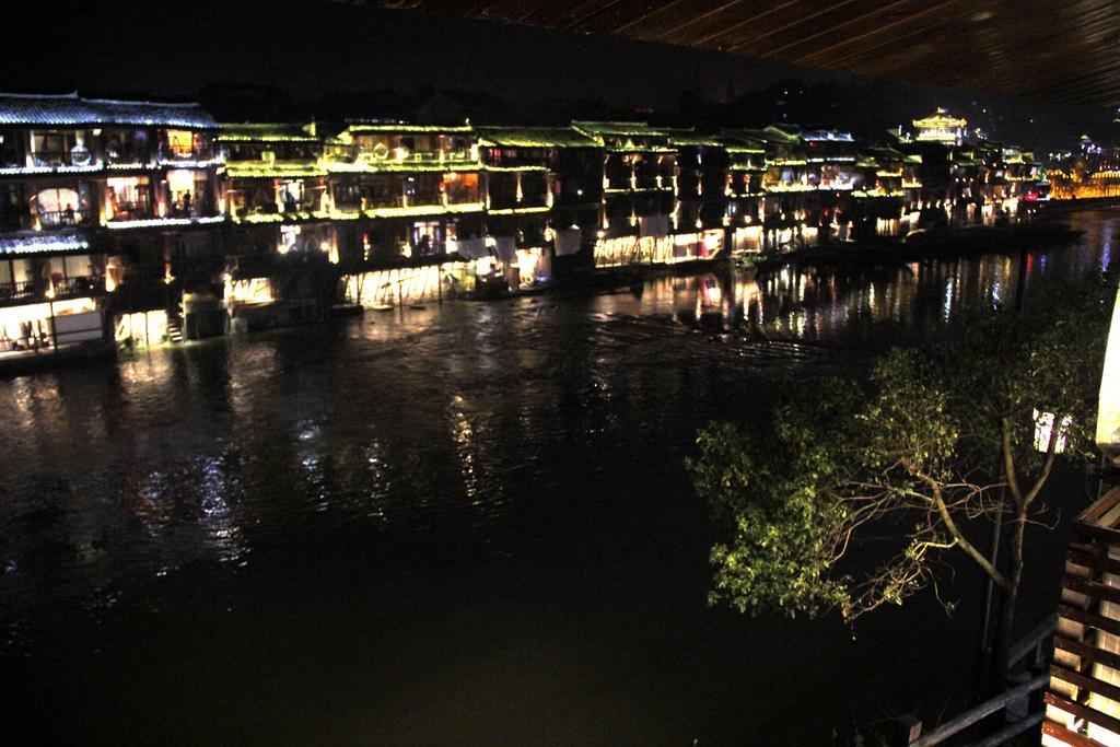 Fenghuang 1St Apartment Kültér fotó