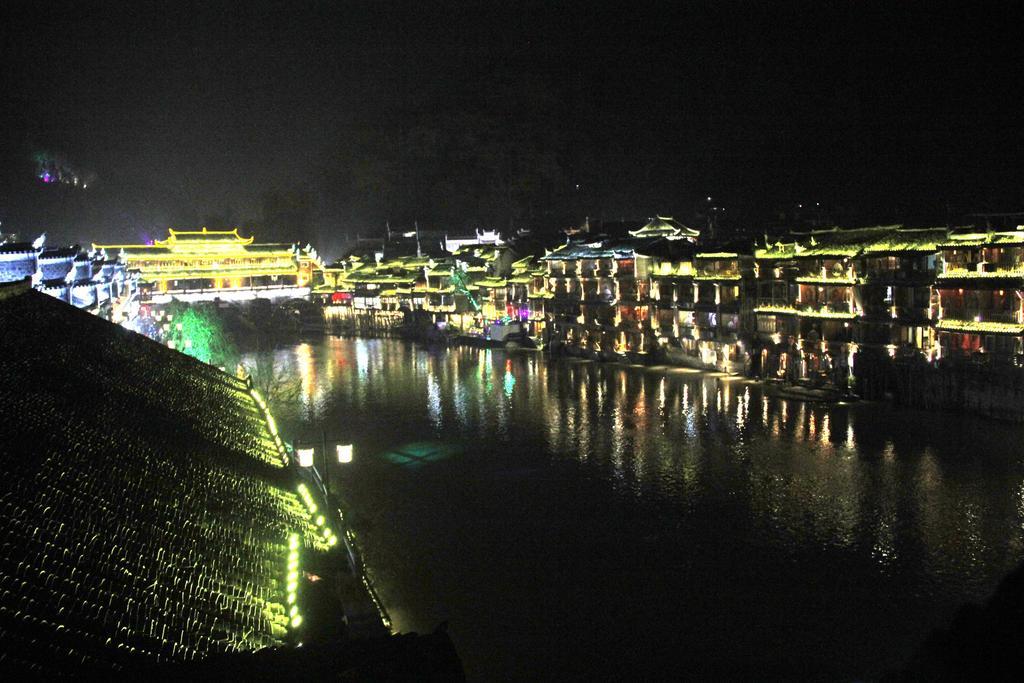 Fenghuang 1St Apartment Kültér fotó
